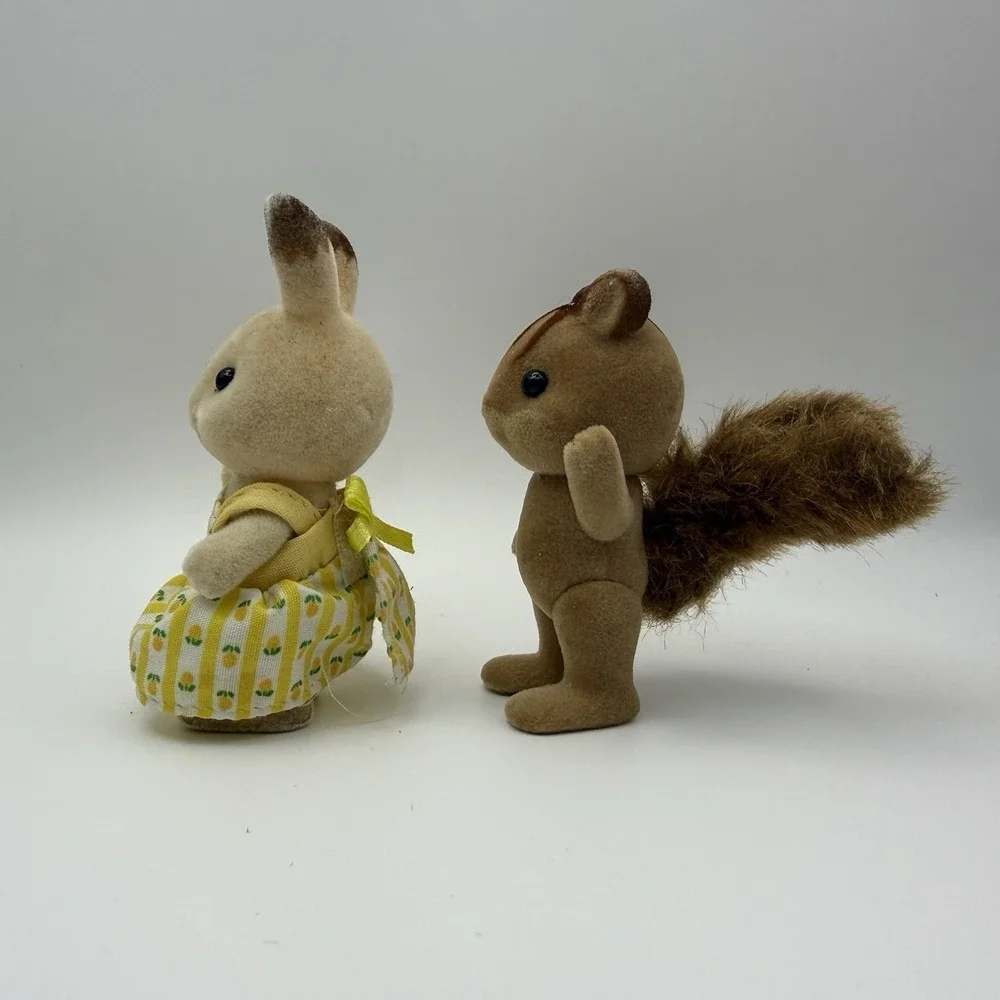 Calico Critters Chocolate Rabbit Sister & Walnut Squirrel Figure Sylvania Family